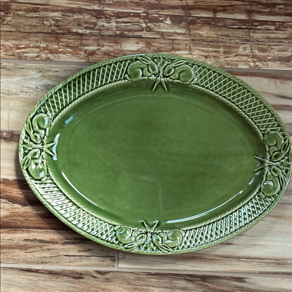 BORDALLO PINHEIRO Green Ceramic Oval Serving Platter